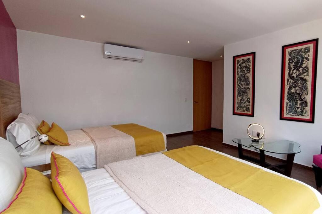 Big Loft 2br 2.5bth One Block The Apartamento